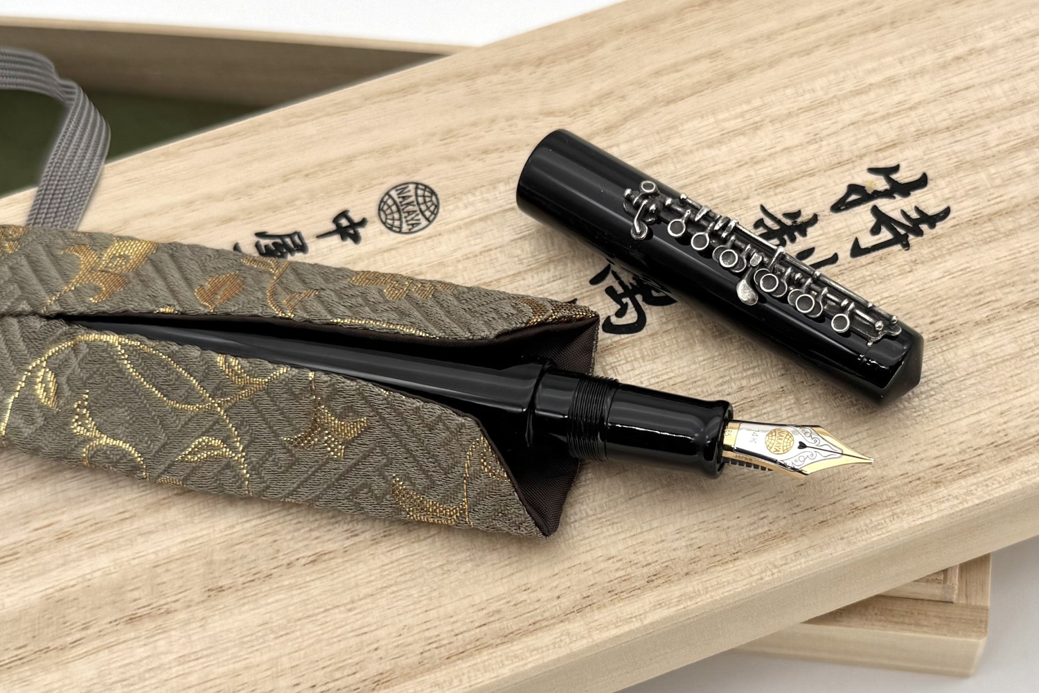 NakayaPiccoloLongWriterKuroRoiroFPFumigatedPiccoloStopper_A